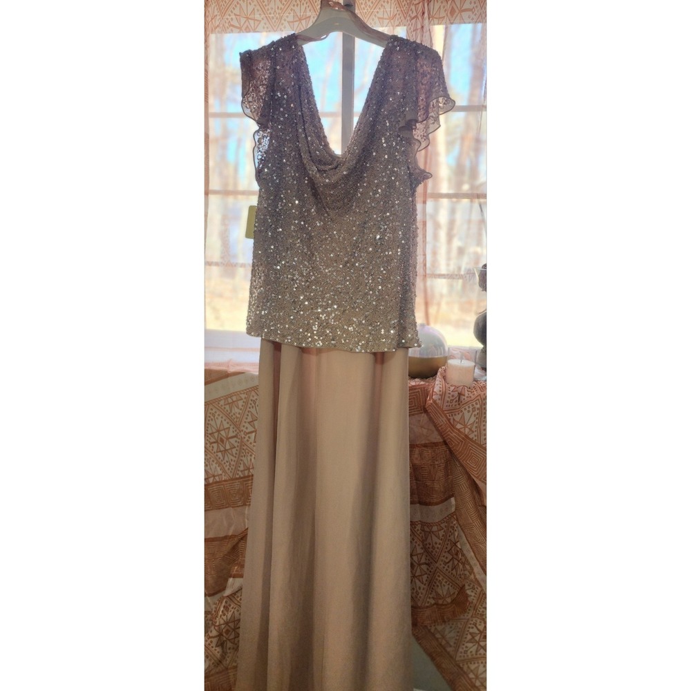 JKara Beige Sequin Mother of the Bride Formal Gown Dress Size 10 - Picture 2 of 4